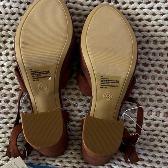 A New Day Women's Tan Bow Sandals - Picture 8 of 9